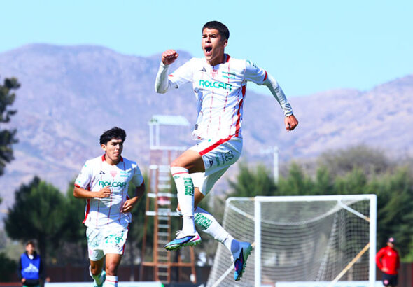 Bryan Casas celebra gol