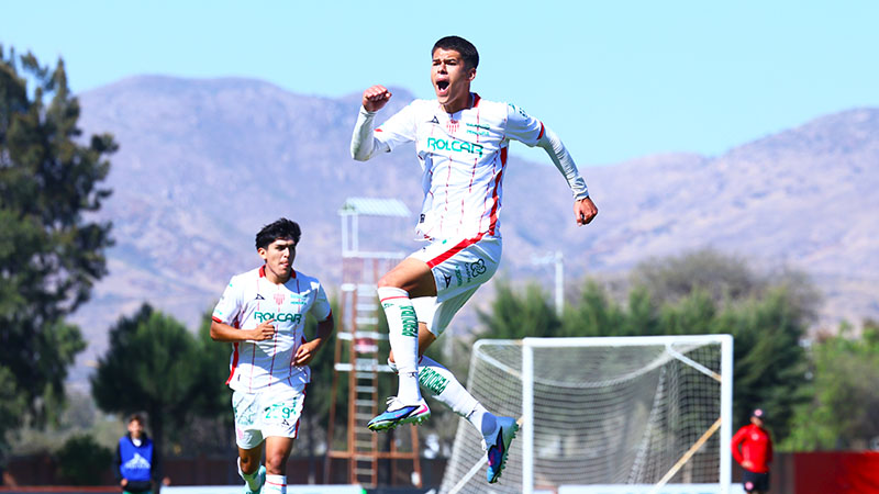 Bryan Casas celebra gol