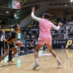 Panteras barre a Adelitas