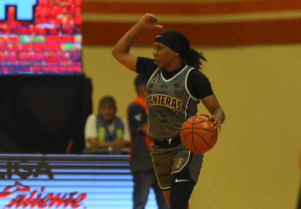 Panteras se impone a correcaminos