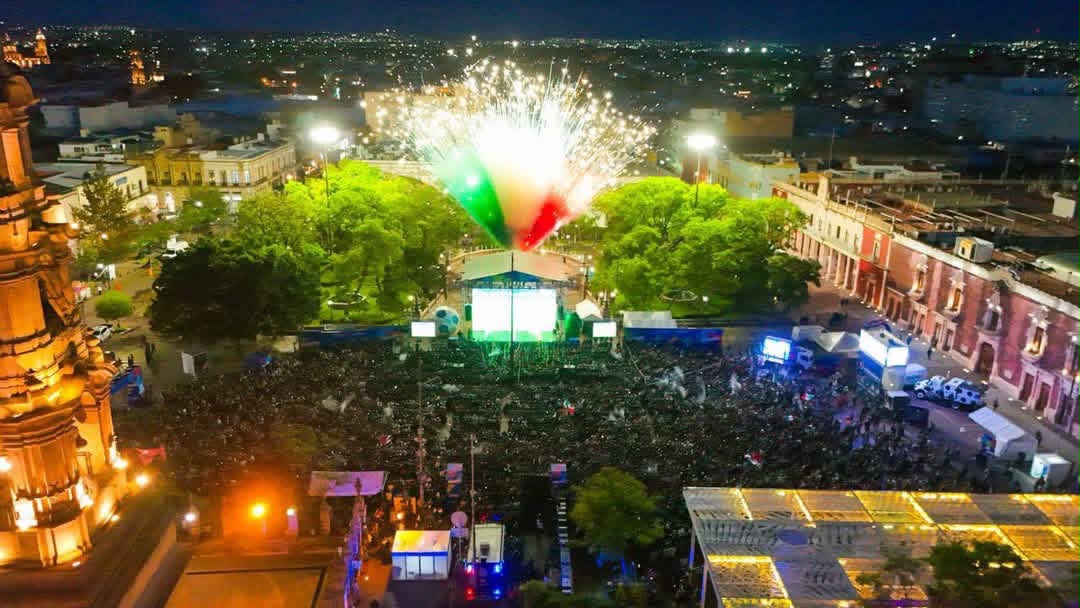 Fan Zone nOche